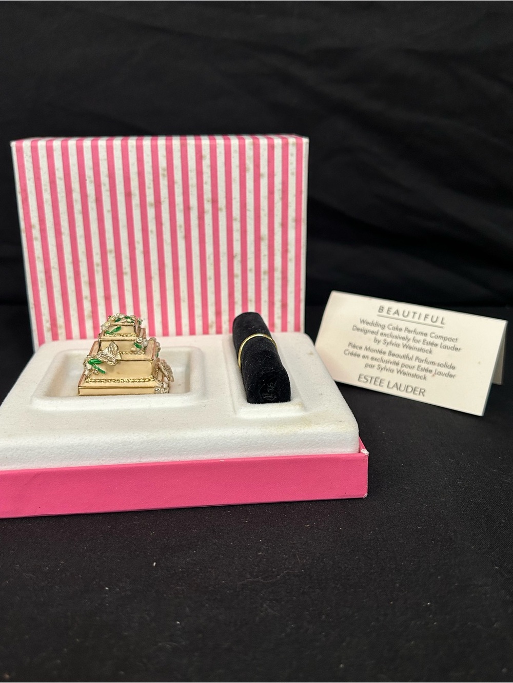 Estรฉe Lauder Beautiful Wedding Cake Solid Perfume Compact 2003 Sylvia Weinstock